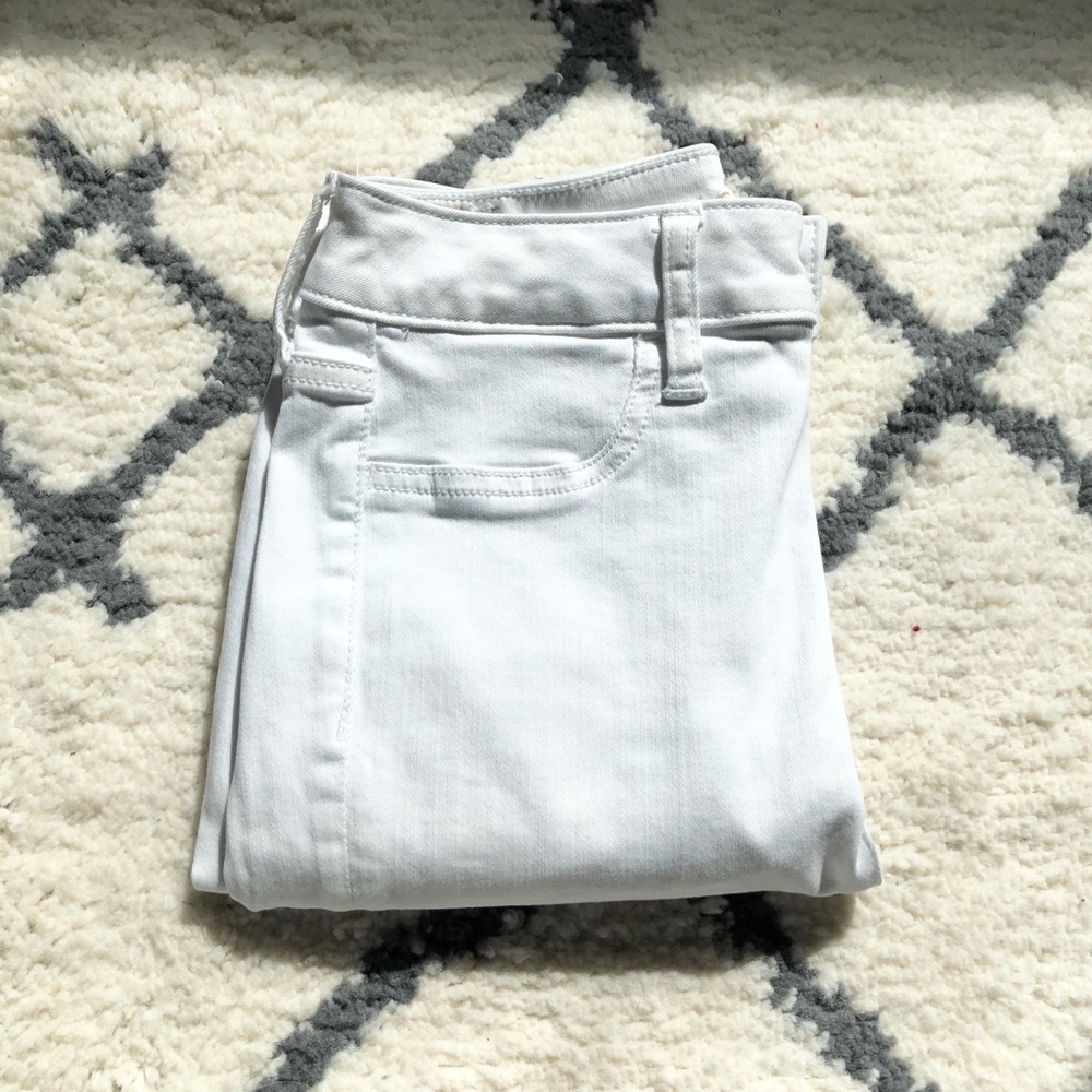 American Eagle white jeans